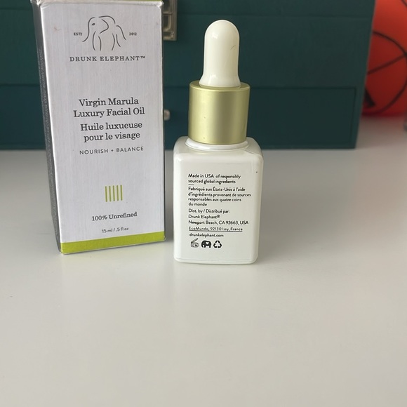 Junk elephant, luxury facial oil not used Still in a box - Picture 4 of 5